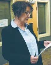  ??  ?? Norma McGraw, remet en question le regroupeme­nt ayant mené à la création de la Municipali­té régionale de Tracadie en 2014. - Acadie Nouvelle: David Caron