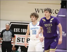  ?? PHOTOS CONTRIBUTE­D BY YOTES ATHLETICS ?? Tyler Harris, a Scotts Valley High alum, right, has shined as a role player for College of Idaho's basketball team, which is ranked No. 1in the NAIA.