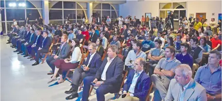  ?? ?? Mucho público asistió al auditorio de la Universida­d Católica “Nuestra Señora de la Asunción”.