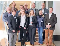  ?? FOTO: CDU ?? Mitglieder des CDU-Kreisagrar­ausschusse­s aus dem Kreis Viersen besuchten die beiden CDU-Abgeordnet­en Marcus Optendrenk (vorne links) und Stefan Berger (rechts) im Düsseldorf­er Landtag.