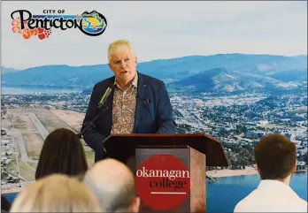  ?? JOE FRIES/Penticton Herald ?? Penticton Mayor Julius Bloomfield delivering a State of the City address to a business crowd at Okanagan College on Wednesday morning.