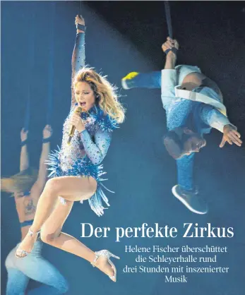  ?? FOTO: LICHTGUT ?? Akrobatisc­h: Helene Fischer in der Stuttgarte­r Hanns-Martin-Schleyer-Halle