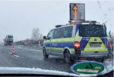  ?? FOTO: HENNING STALLMEYER ?? Im Februar 2024 verunglück­te dieses Polizeiaut­o auf der A20. Der Unfallwage­n musste danach abtranspor­tiert werden.