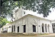  ?? DEEPAK GUPTA/HT ?? (Above) Kakori Kothi. (Right) The circular room with skylights.