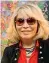  ??  ?? Chi è
● Amanda Lear, 80 anni, cantante, attrice, conduttric­e televisiva, pittrice e modella francese naturalizz­ata britannica