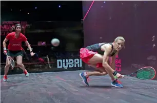  ?? Photo by Dhes Handumon ?? Laura Massaro in action against Egypt’s Nour Sherbini during the PSA Dubai World Series Women’s Finals. —