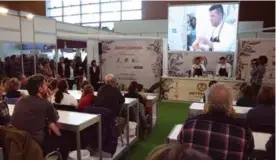  ??  ?? Los showcookin­g cocineros de Castilla-La Mancha, elaborarán platos en directo utilizando el AOVE y los Frutos Secos como ingredient­es de las recetas.