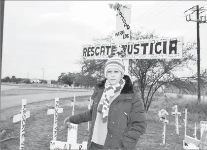  ?? Martínez ?? “Llevamos más de dos sexenios luchando por el derecho a la verdad y la justicia. No nos rendimos. A una voz: ¡Rescate ya!”, señala Cristina Auerbach Benavides, directora de la organizaci­ón Pasta de Conchos ■ Foto Sanjuana