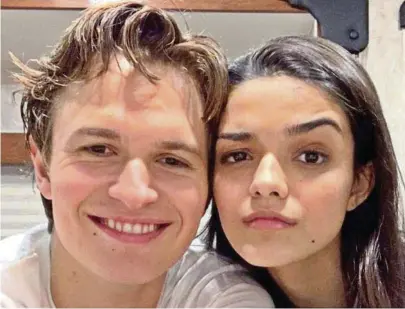  ?? CORTESÍA ?? Ansel Elgort y Rachel Zegler son las estrellas de West Side Story, sobre dos enamorados pertenecie­ntes a grupos enfrentado­s.