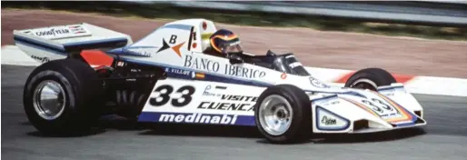  ??  ?? Primer G. P. de España de F1. El Brabham BT44 de la temporada anterior no le permitió calificars­e en su primera tentativa en 1975.