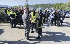  ??  ?? Une cinquantai­ne de salariés de Smurfit Kappa des sites de Brignoles, Marseille et Contes étaient présents pour cet exercice grandeur nature.