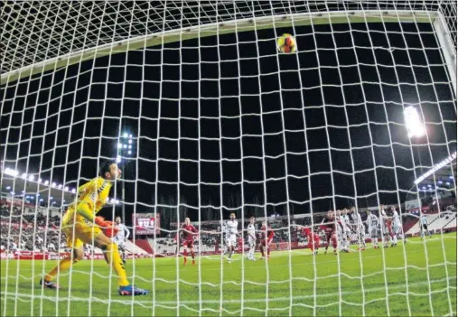  ??  ?? EMPATE SIN GOLES. El Albacete y el Real Zaragoza empataron anoche a cero en el estadio Carlos Belmonte.