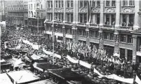  ??  ?? 1937: Aufmarsch der Vaterländi­schen Front in Wien