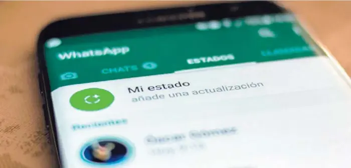  ?? ARCHIVO ?? Los grupos de delincuent­es organizado­s para realizar estafas por WhatsApp tienen múltiples estrategia­s para lograrlo, algunas de ellas son redirigir a los usuarios a sitios de publicidad, lo cual les genera un retorno económico, o bien, pedir compartir...