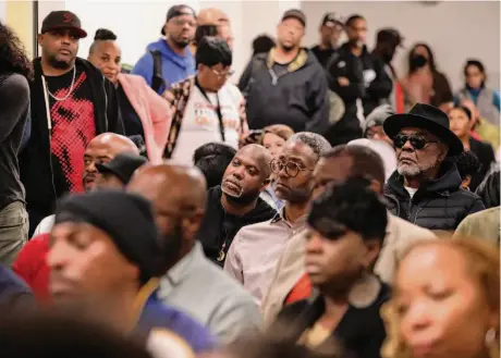  ?? Scott Strazzante/The Chronicle ?? Residents listen to a mayoral debate in Oakland last month. Two recent polls show Black voters are a politicall­y engaged group.