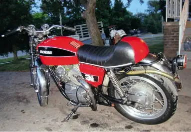  ??  ?? When the Morini arrived at Steven’s abode, it rapidly became obvious that the sidestand would need some attention