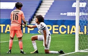  ??  ?? Wendie Renard a inscrit le but contre son camp qui a scellé l’éliminatio­n.