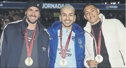  ?? Foto: Atlético ?? Los jugadores argentinos del Atlético de Madrid, celebrando en el Metropolit­ano el Mundial logrado en Qatar