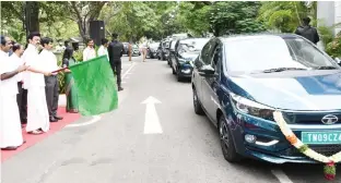  ?? ?? Chief Minister Stalin flags off electric vehicles to be used by TN Pollution Control Board on Saturday