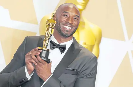  ?? EFE ?? Kobe Bryant se llevó el premio Óscar en el 2018, a mejor corto animado, por ‘Dear Basketball’, que habla de su pasión por el baloncesto.