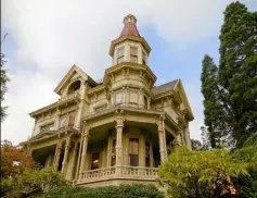  ??  ?? The Flavel House, a late 1800s Queen Anne Victorian home, is open for tours.