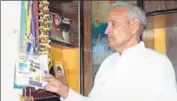  ??  ?? Yashwant Singh with medals won by his grandson Anish Bhanwala at his residence in Karnal on Friday. HT PHOTO