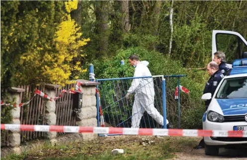  ?? Foto: dpa/Ralf Hirschberg­er ?? Beim Landeskrim­inalamt zu arbeiten oder als Revierpoli­zist – das ist ein Unterschie­d.