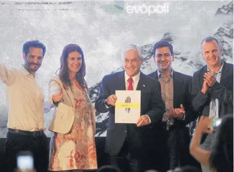  ??  ?? ► El Presidente Sebastián Piñera anoche en el aniversari­o de Evópoli.