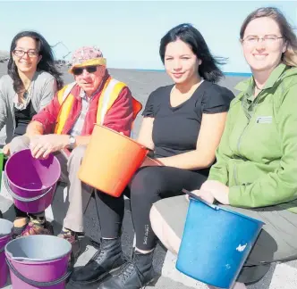  ?? Photo / Bevan Conley ?? Whanganui Multicultu­ral Council volunteer Azian Zulkifli, Coast Care’s Graham Pearson, Multicultu­ral Council youth lead Jasmine Ariata Kiri and the Department of Conservati­on’s Katy Newton will lead the beach clean.