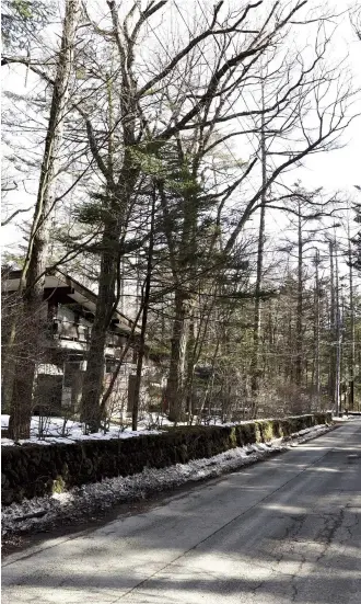  ?? The Yomiuri Shimbun ?? A vacation home district is seen in Karuizawa, Nagano Prefecture, where land prices have continued to rise even during the pandemic.