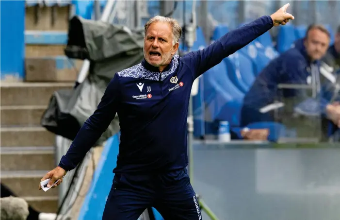  ?? ARKIVBILD: SVEIN OVE EKORNESVÅG ?? Halmstads Bk-legendaren Jan Jönsson är ny tränare för damlaget i norska Stabaek, där han tidigare har tränat herrlaget under två sejourer med ett guld 2008 som bäst.