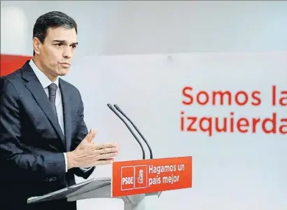  ?? EMILIO NARANJO / EFE ?? El líder del PSOE, Pedro Sánchez, el pasado martes tras hablar con Mariano Rajoy sobre Catalunya