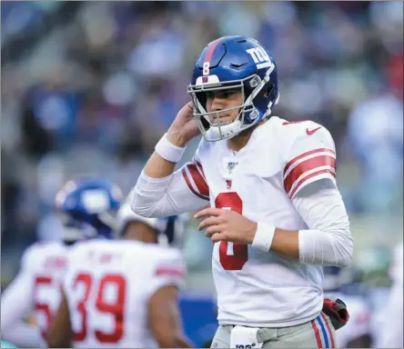  ?? STEVEN RYAN - THE ASSOCIATED PRESS ?? New York Giants quarterbac­k Daniel Jones (8) pauses during the second half of the team’s NFL football game against the New York Jets on Sunday, Nov. 10, 2019, in East Rutherford, N.J.