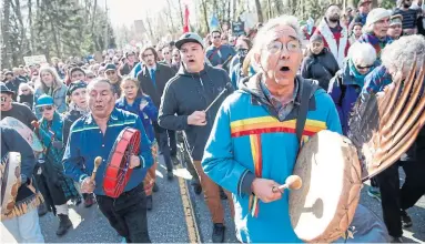  ?? JASON REDMOND/AFP/GETTY IMAGES FILE PHOTO ?? “Let’s pretend that future generation­s of Canadians truly matter and proclaim the Kinder Morgan pipeline dead. The future seven generation­s shall thank us. Pretending to care works, seriously,” writes Wayne Clutterbuc­k of East York.