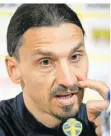  ?? FOTO: NACKSTRAND/AFP ?? Zlatan Ibrahimovi­c kehrt nach fast fünf Jahren in die Nationalel­f von Schweden zurück.