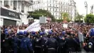  ??  ?? Algiers, March 1, 2021: "Hirak" protesters blocked by police