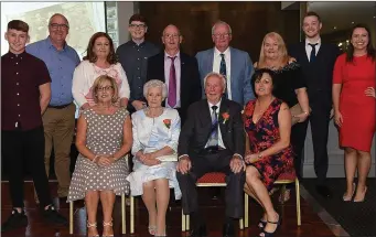  ??  ?? Tony and Dina Saurin celebratin­g their 60th wedding anniversar­y with their family in the d hotel.