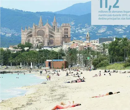  ?? AP ?? Vista de la playa de Palma de Mallorca, una de las primeras del país que recibirá a turistas alemanes este verano