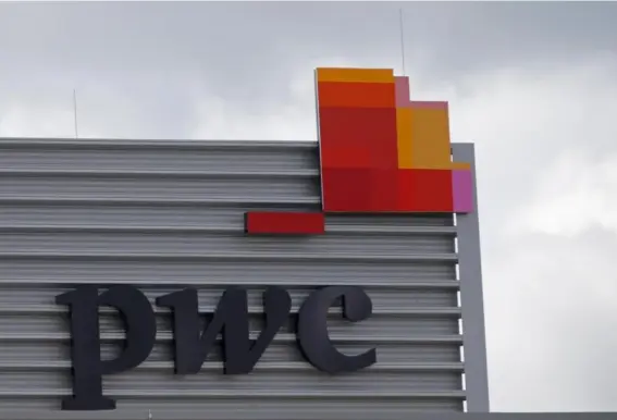  ??  ?? MPs said the Big Four firms – KPMG, PwC, Deloitte and EY – collected more than £70m between them from the constructi­on company in the decade before its collapse