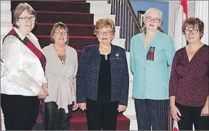  ?? SUBMITTED PHOTO ?? Dorothy Lewis, centre, wife of P.E.I. Lt.-Gov. Frank Lewis, welcomes members of the Glenaladal­e Heritage Trust Inc. to Fanningban­k. They included, from left, Mary Gallant, Cathy Corrigan, Aggie-Rose Reddin and Mary Bradley.