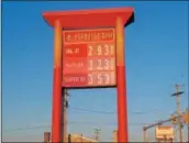  ?? DONNA ROVINS — DIGITAL FIRST MEDIA ?? A Sheetz store in Berks County shows a price per gallon of $2.93. Gasoline prices are down at the pumps for the third consecutiv­e week.