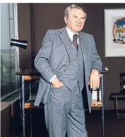  ?? FOTO: DPA ?? Werner Otto, der Gründer des Versandhau­ses Otto, in seinem Büro in Hamburg-Bramfeld Anfang 1980er-Jahre.