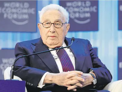  ?? Donald Trump hodně dá na mínění čtyřiadeva­desátileté­ho bývalého ministra zahraničí USA Henryho Kissingera. FOTO REUTERS ?? Učitel.
