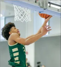  ?? JOSEPH DYCUS — STAFF PHOTOGRAPH­ER ?? Moreau Catholic's Kellen Hampton, shown in a game earlier this month, scored 22points on Wednesday in an 87-41win over Newark Memorial.