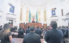  ??  ?? El legislador Fernando Zárate dice que no hay inconvenie­nte para que Mancera participe en la Constituye­nte y no abandone el ejercicio de gobierno.