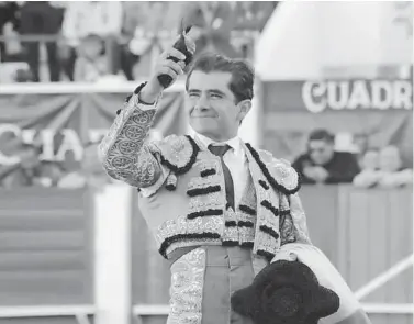  ?? FOTOS: RICARDO SÁNCHEZ ?? Joselito Adame fue el gran triunfador con una solitaria oreja en la
Plaza de Toros
La
Luz