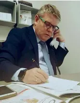  ??  ?? Oggi Emanuele Balbo, 57 anni, in uno dei suoi uffici. È diventato un imprendito­re nel settore sanitario