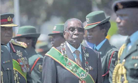  ?? EFE ?? Hombre fuerte. Robert Mugabe gobierna el país con mano dura desde hace 30 años, persiguien­do a opositores. Militar y político, tiene 93 años.