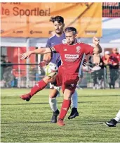  ?? RP-FOTO: RALPH MATZERATH  ?? Vorwärts: Kapitän Marian Zündorf will mit dem stark gestartete­n Bezirkslig­a-Aufsteiger HSV Langenfeld auch im Derby bei den SF Baumberg II bestehen.