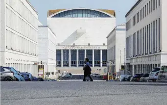  ?? Ansa ?? Trasloco eventuale Il Parlamento potrebbe riunirsi al Palazzo dei Congressi dell’Eur